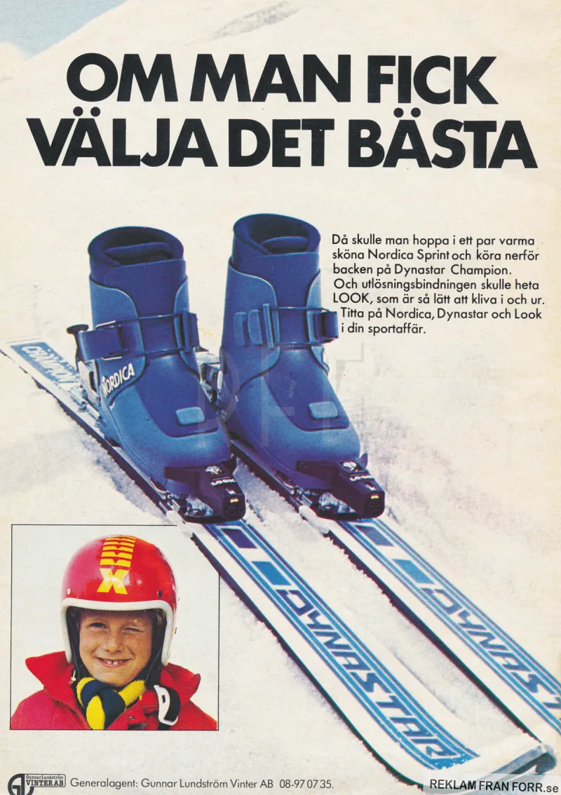 Reklam för skidpjäxor från Dynastar med en bild på två pjäxor som sitter fast i ett par slalomskidor