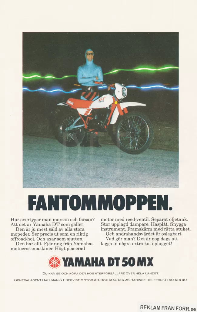 Reklam för mopeden Yamaha DT50MX med en bild på en kille utklädd till Fantomen